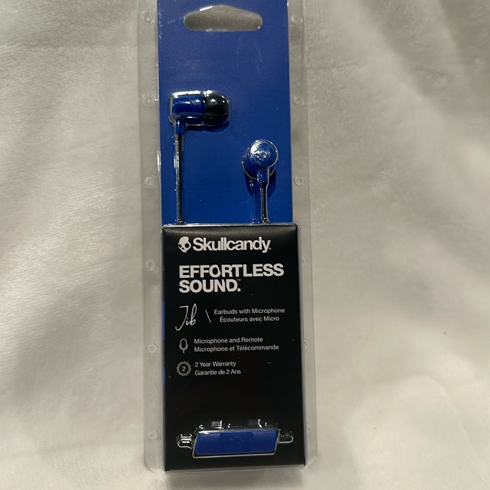New Skullcandy Blue Earbuds with Microphone.